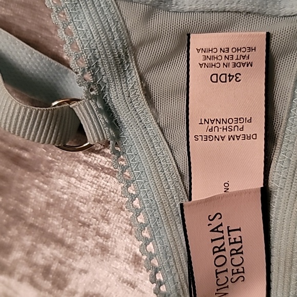 Bundle of 3 Victoria Secret Bra. 34DD - Picture 7 of 7